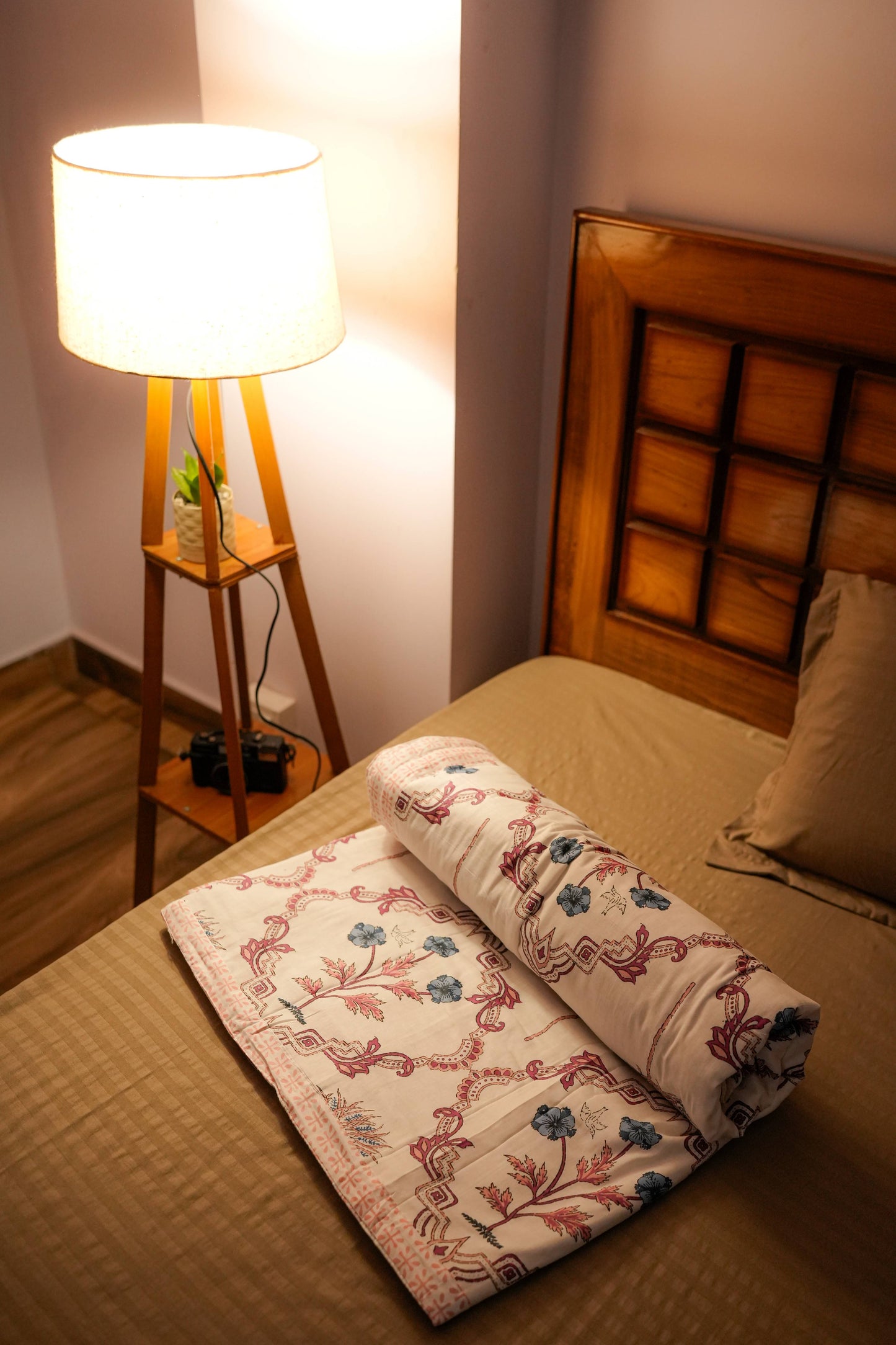 White Base Lattice Floral Reversible Cotton Dohar (AC Blanket)