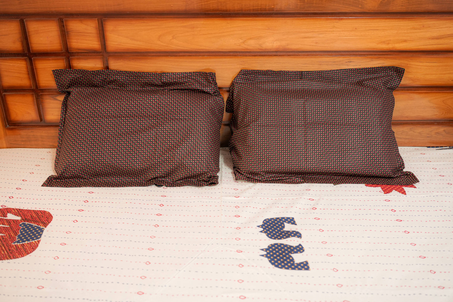 Gujri Patch Cotton Bedsheet (Off White)