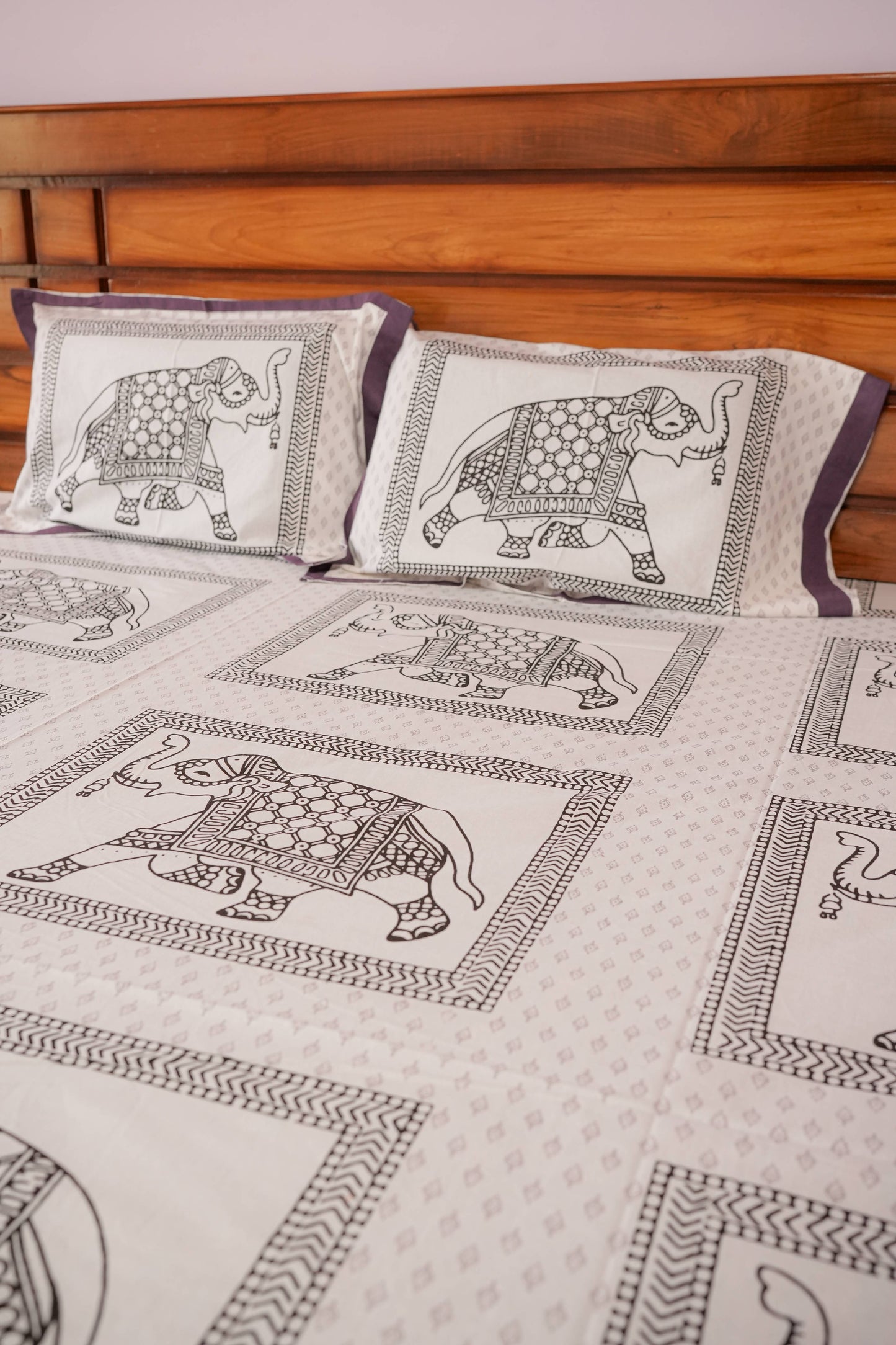 Elephant Print Cotton Bedsheet (White)