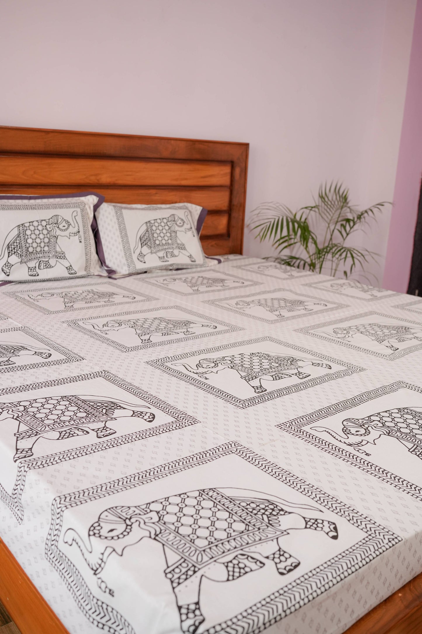 Elephant Print Cotton Bedsheet (White)