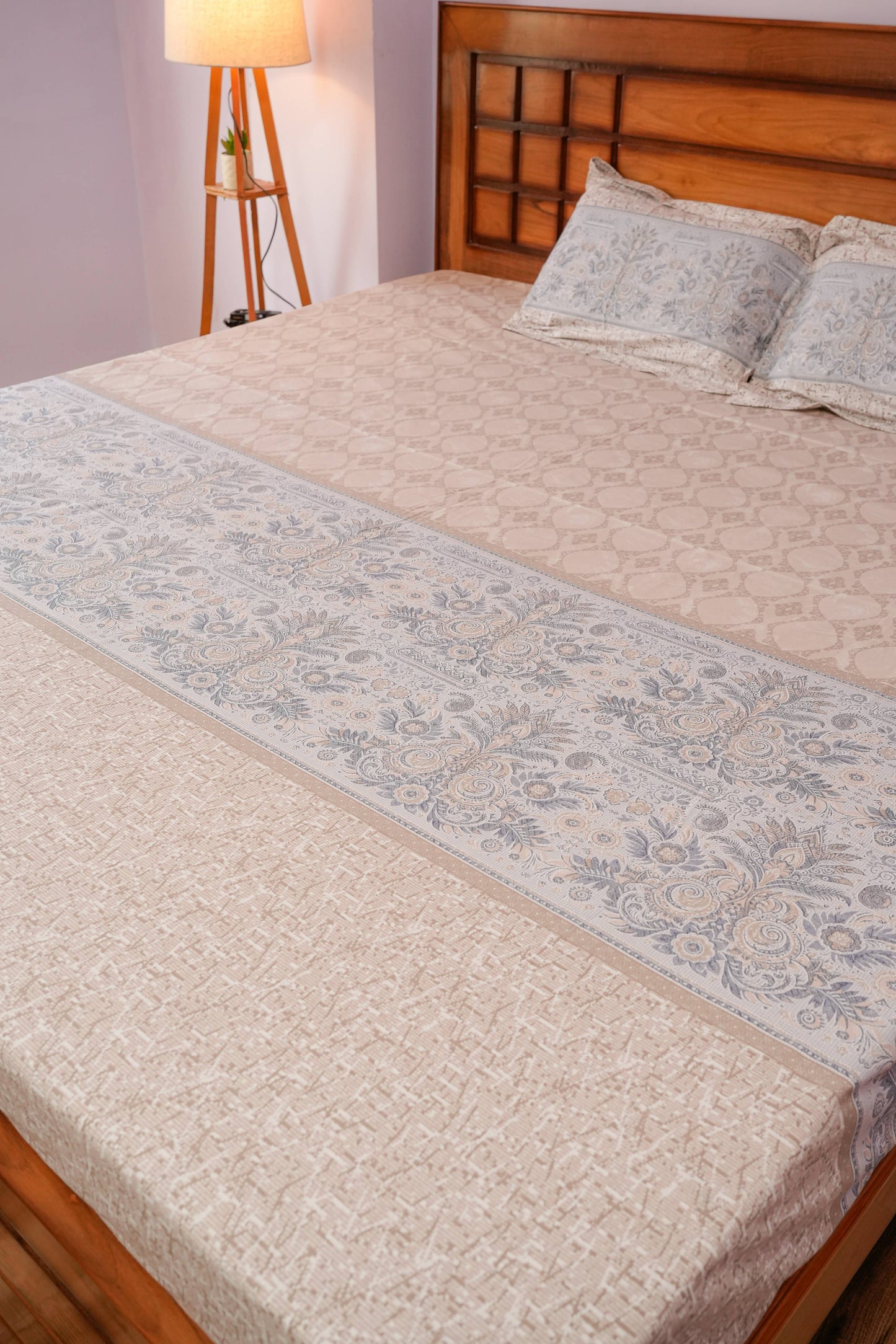 Floral Paisley Print Cotton Bedsheet (Beige)