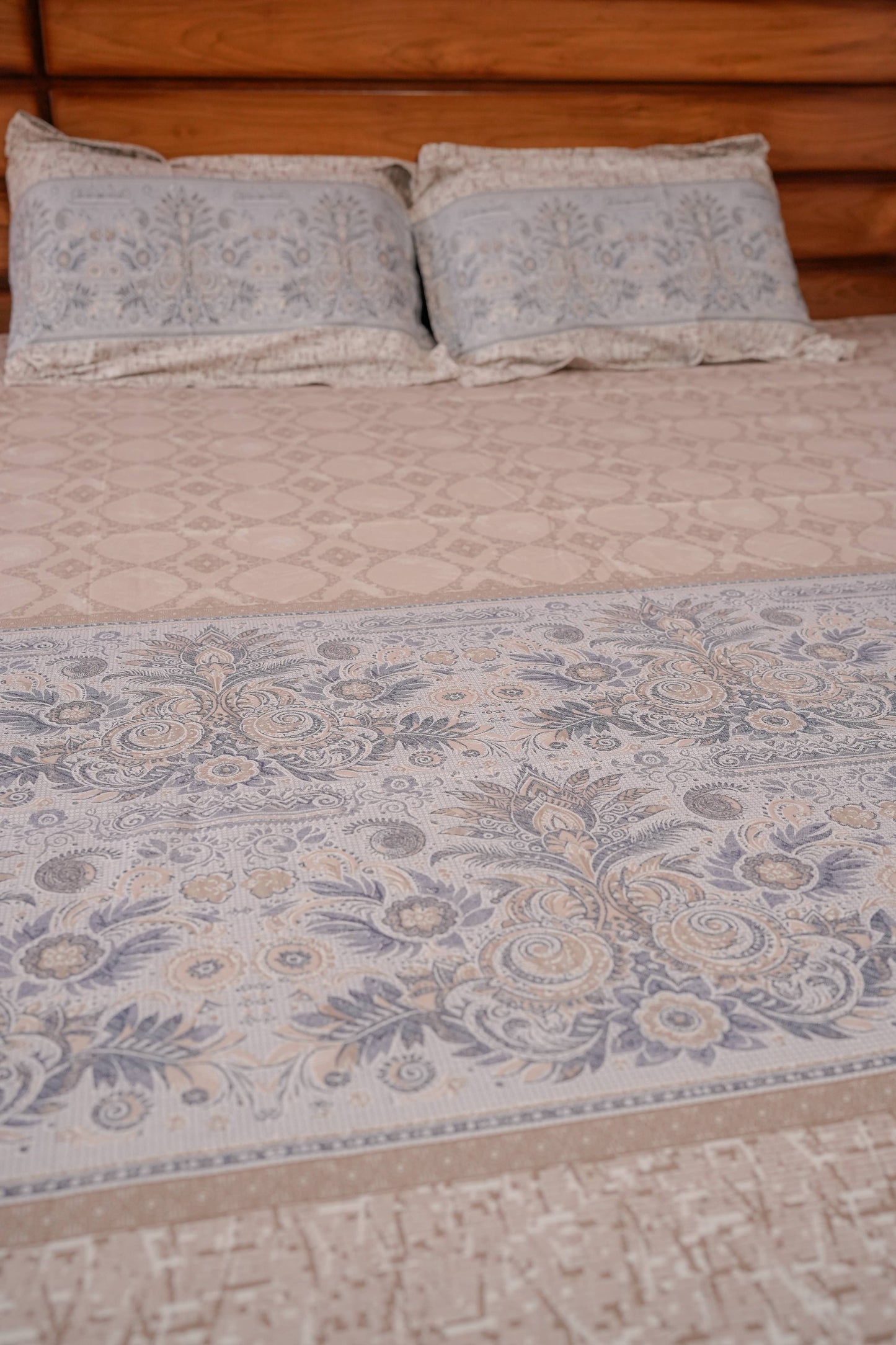 Floral Paisley Print Cotton Bedsheet (Beige)