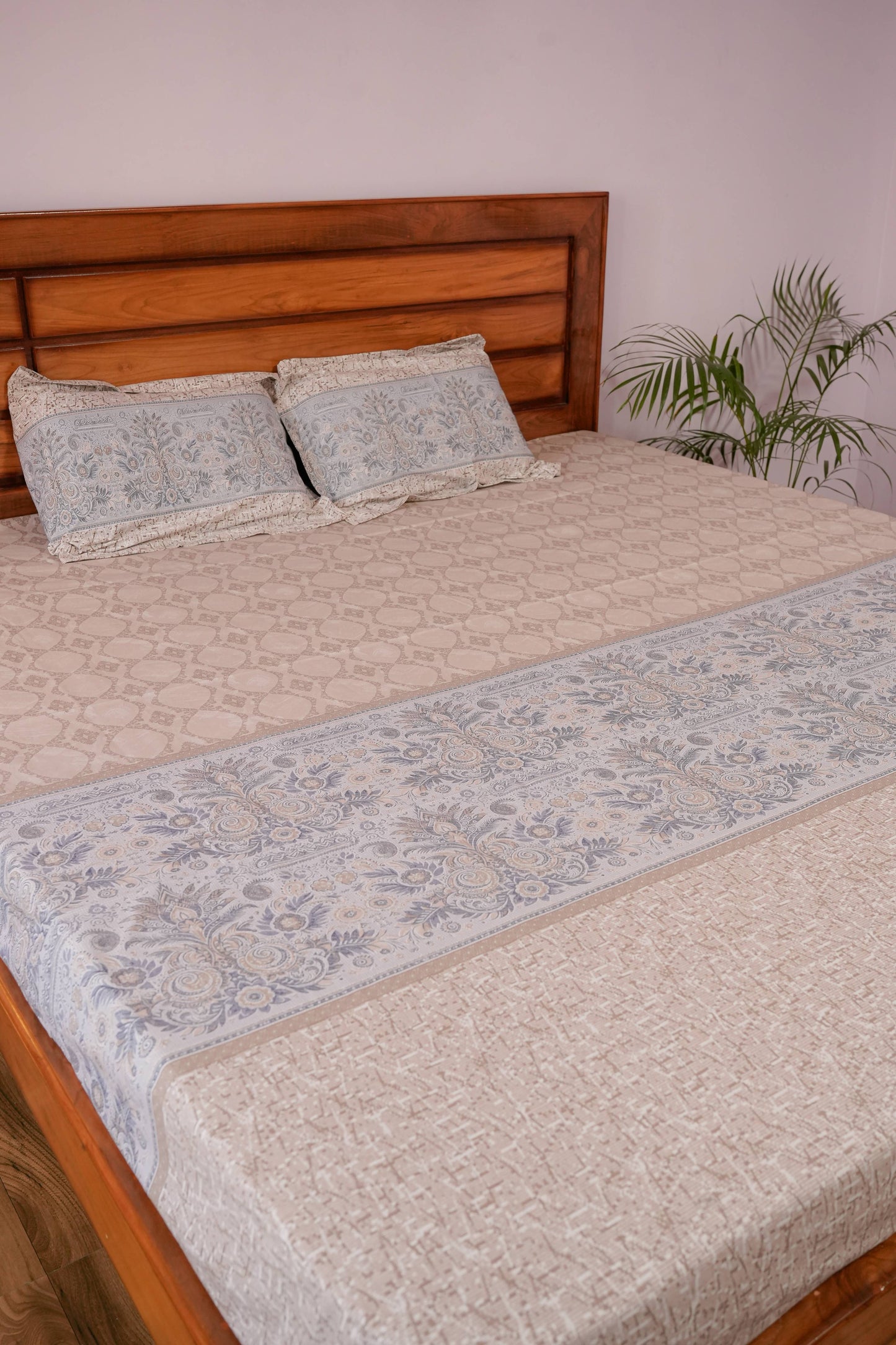 Floral Paisley Print Cotton Bedsheet (Beige)