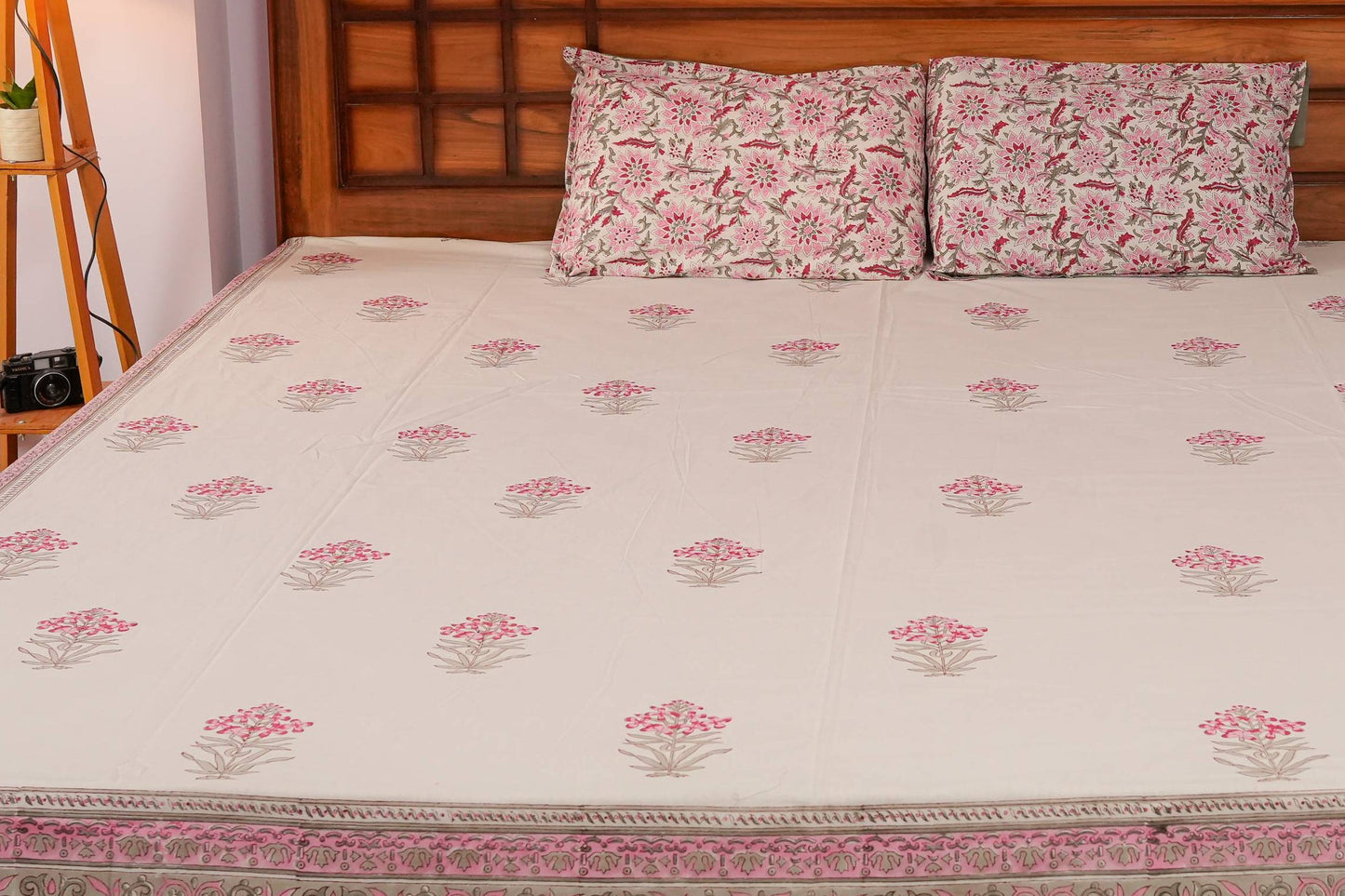 Botanical Pattern Hand block Cotton Bedsheet (White)