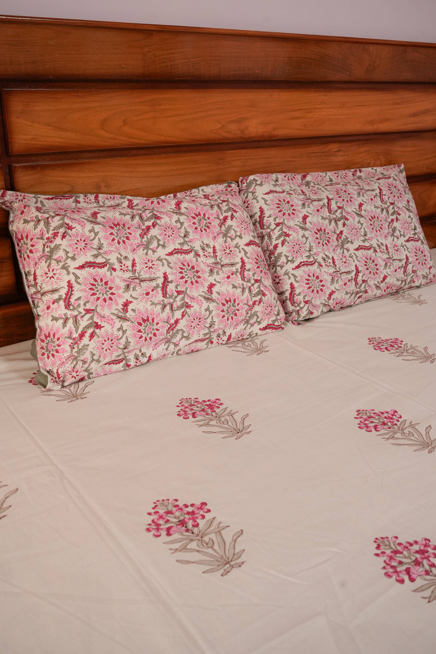 Botanical Pattern Hand block Cotton Bedsheet (White)