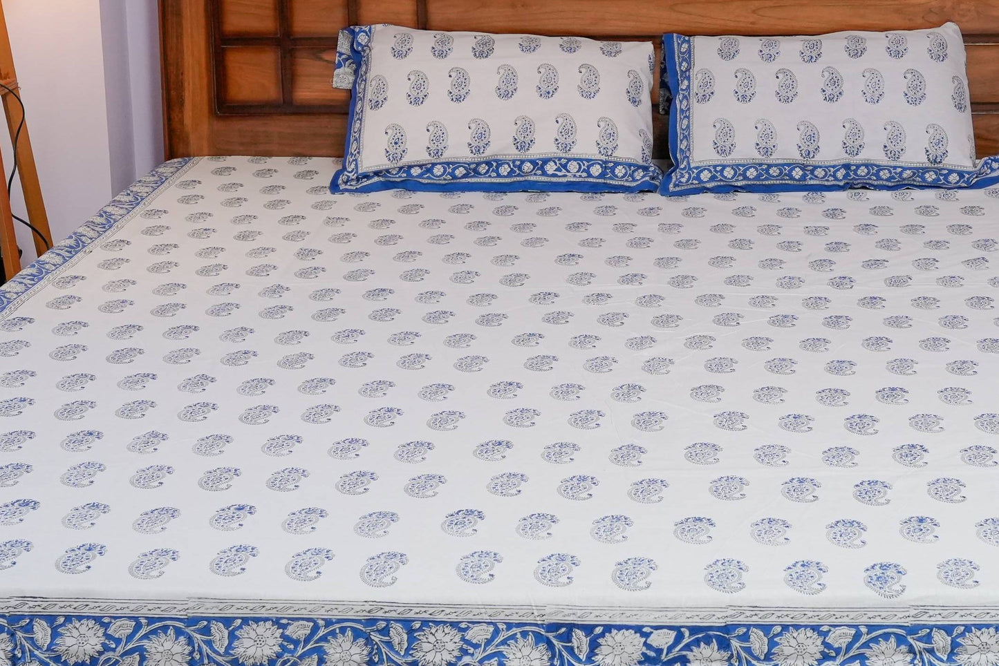 Paisley Print Hand Block Cotton Bedsheet (White)