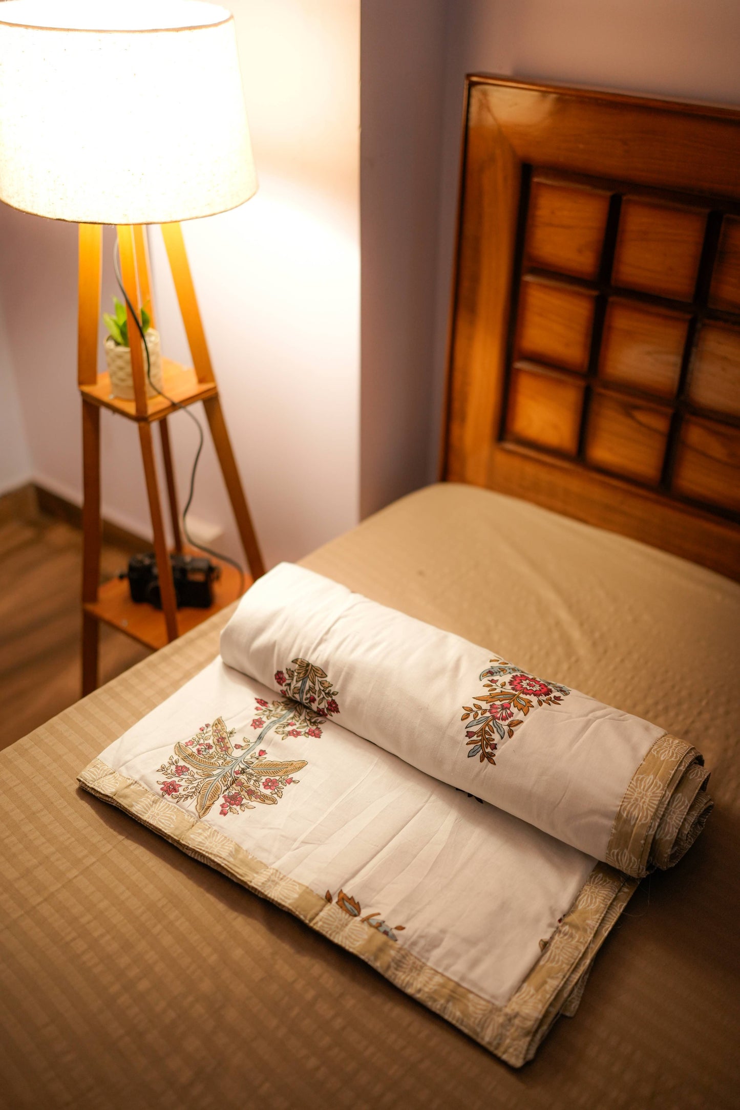 White Base Pink Floral Reversible Cotton Dohar (AC Blanket)