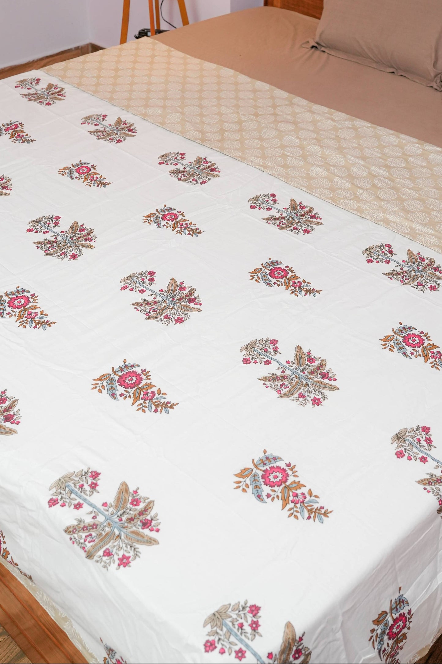 White Base Pink Floral Reversible Cotton Dohar (AC Blanket)