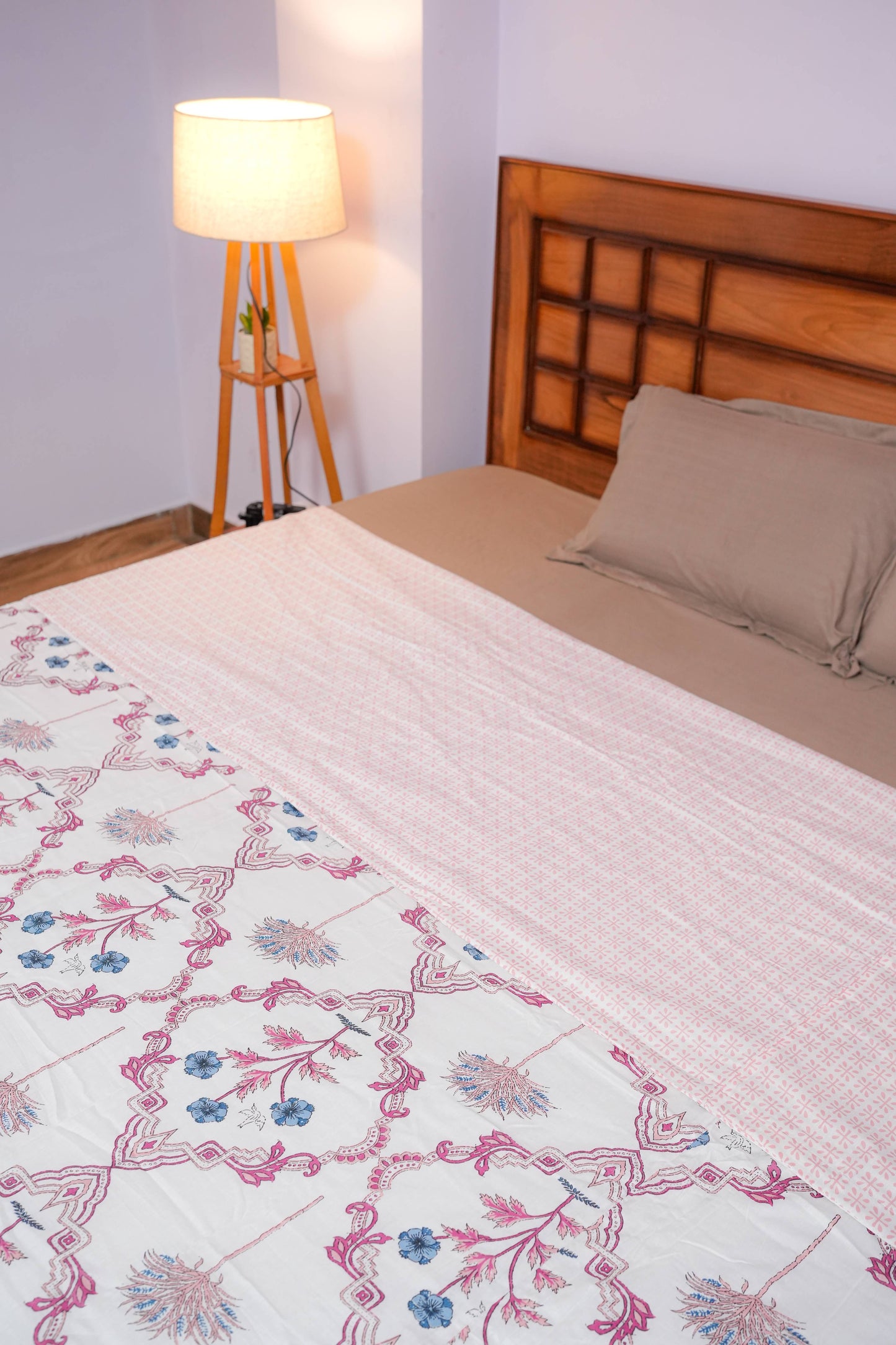 White Base Lattice Floral Reversible Cotton Dohar (AC Blanket)